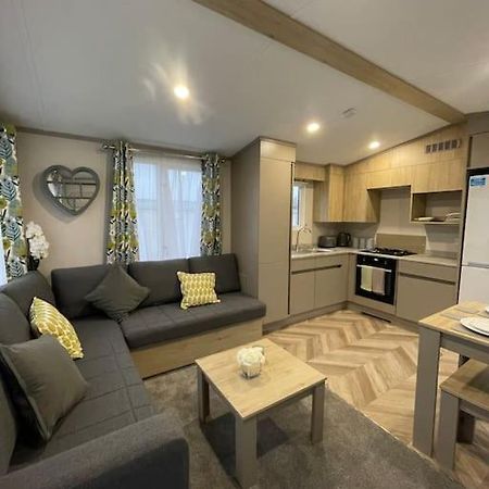 Brand New 6 Berth Holiday Home Selsey Kültér fotó