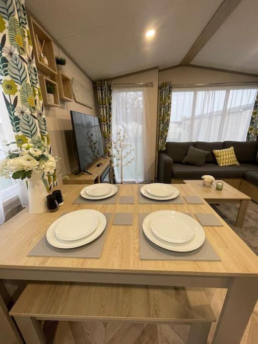 Brand New 6 Berth Holiday Home Selsey Kültér fotó